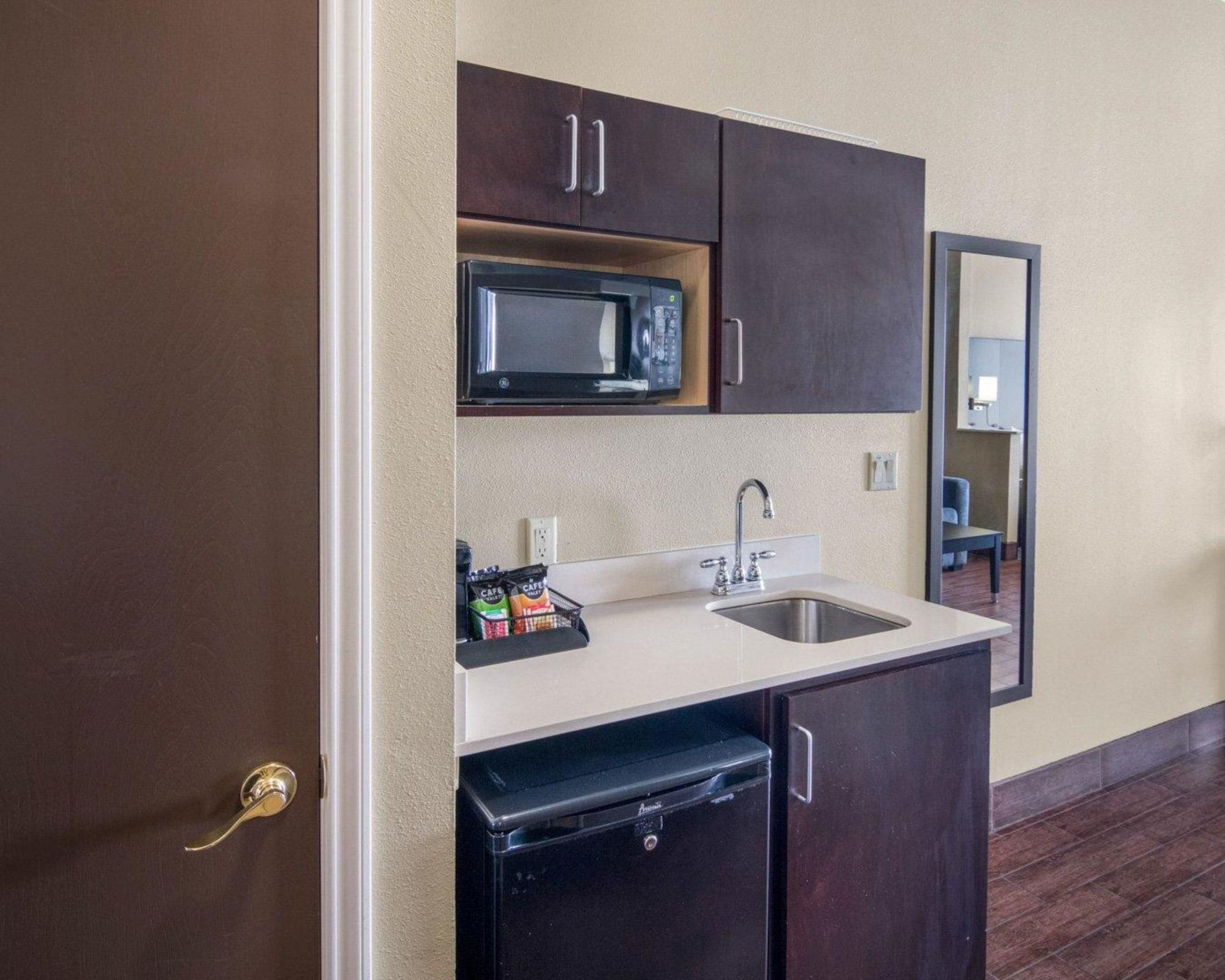 Comfort Suites Odessa Esterno foto