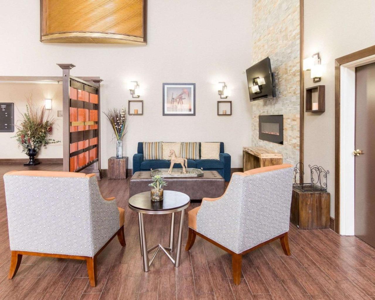 Comfort Suites Odessa Esterno foto