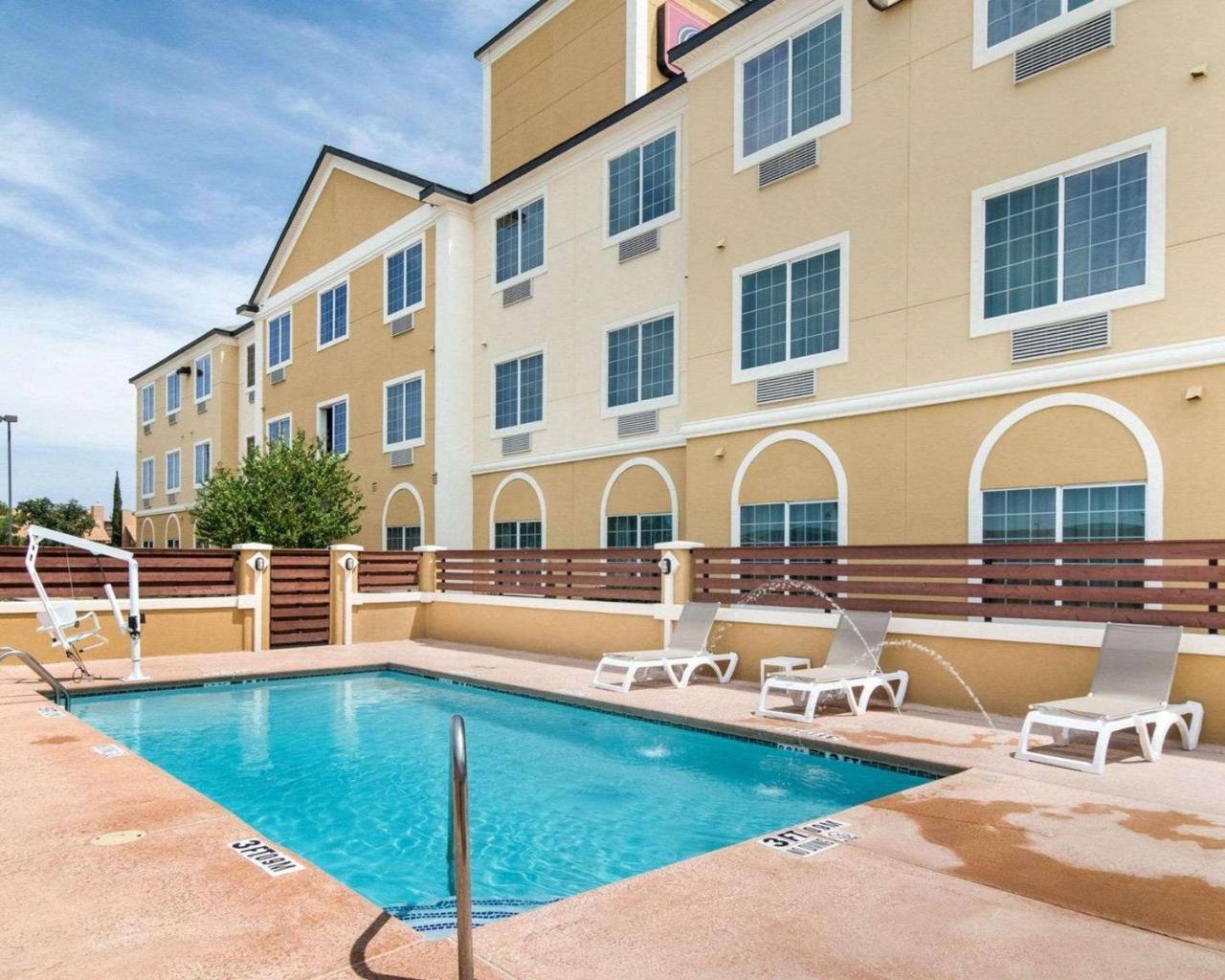 Comfort Suites Odessa Esterno foto